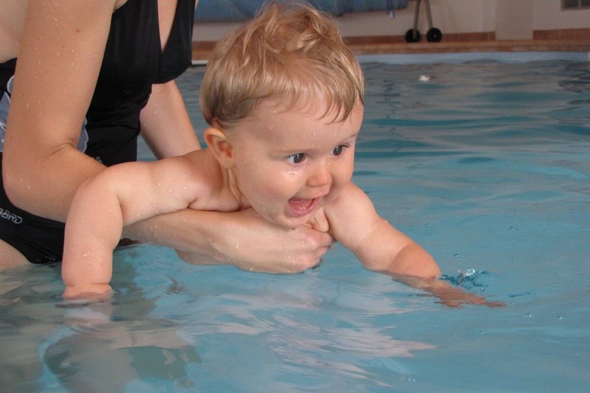 Natation pour bébé : Créez des souvenirs inoubliables