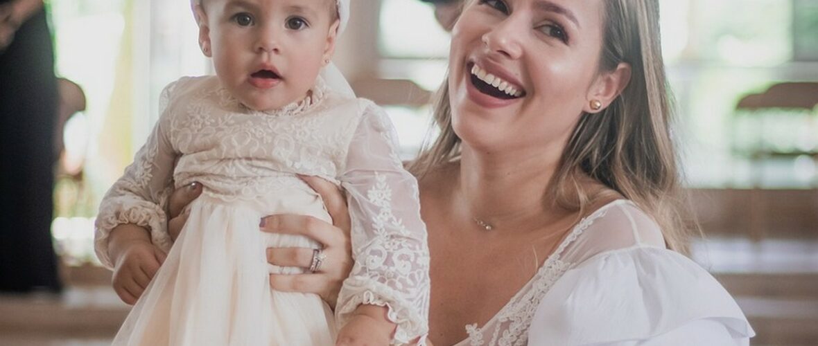 Louer un photobooth pour un baptême : Capturez des souvenirs inoubliables pour ce moment unique